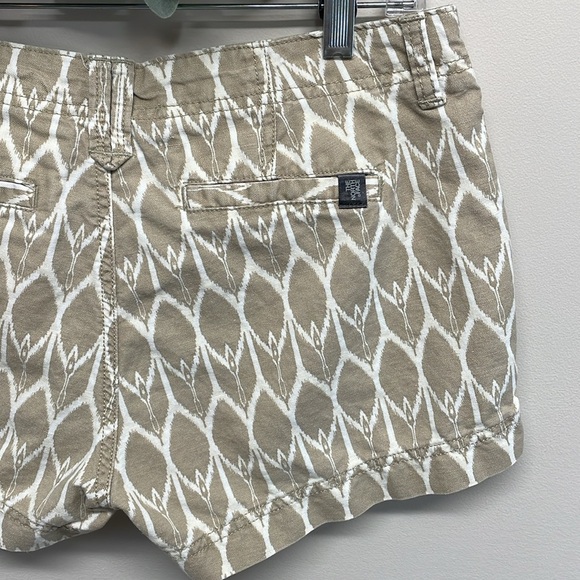 The North Face Maywood Flat Front Linen Blend Tan White Ikat Print Shorts 6 - Picture 6 of 16